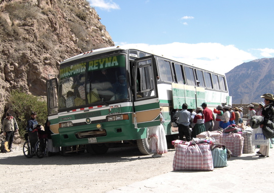 15 öffentlicher Bus Cruz del Condor Colca Canyon