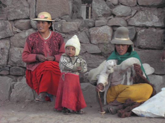 18 Indianer Familie bei Sillustani